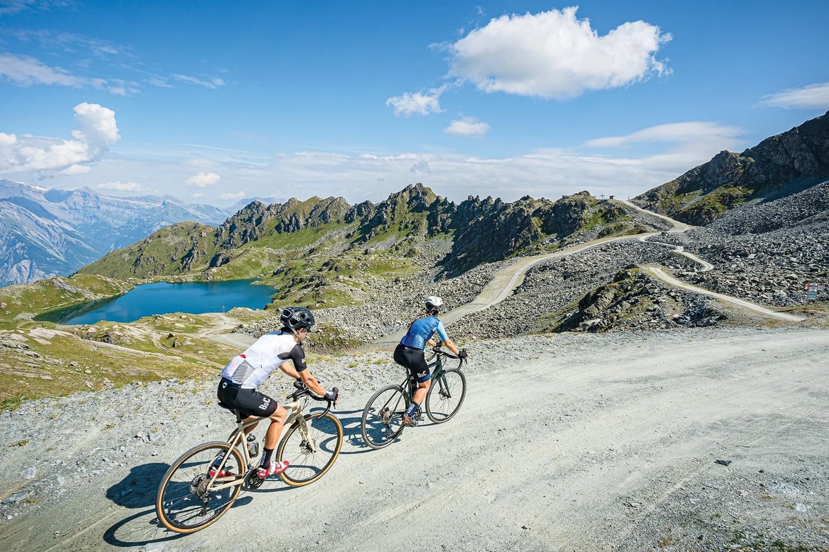The ultimate gravel adventure in the Bernese Alps: cycling in Gunten, Switzerland